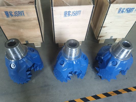 La meilleure qualité IADC217 17,5 pouces 444,5 mm Dent en acier Tricone Bit