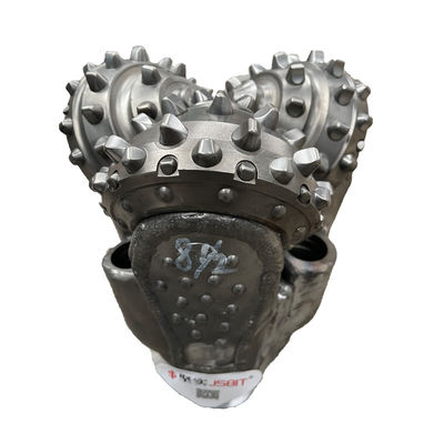 Une taille de 8 pouces et demie, de 215,9 mm.