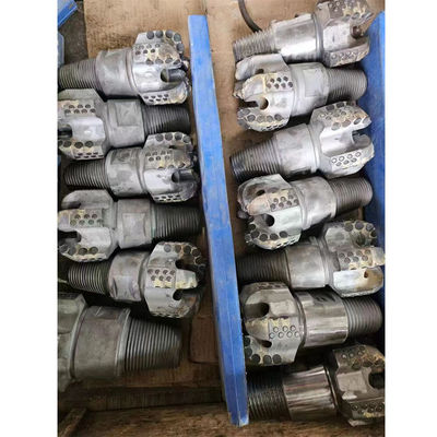 Fabrique 118mm 4 5/8 pouces 5 lames PDC Pièce de forage de base